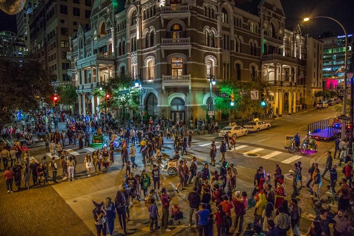 Austin Bar Hunt: Raging on Rainey - Photo 1 of 4